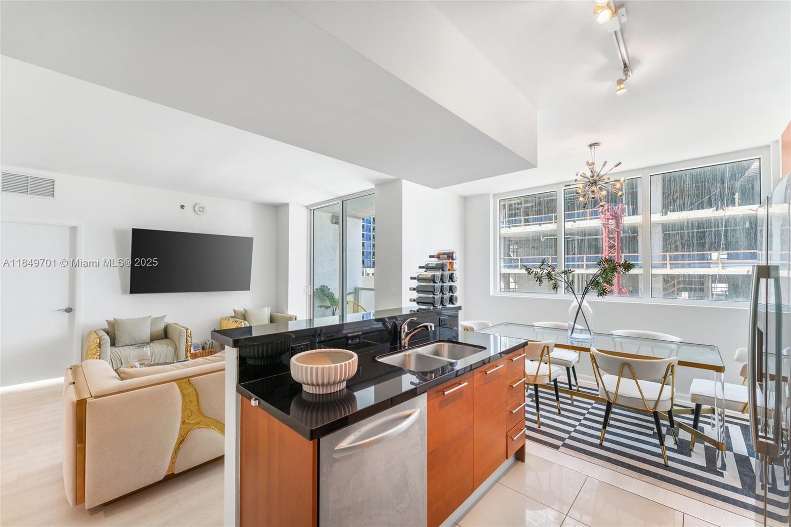 244 Biscayne Blvd 1808