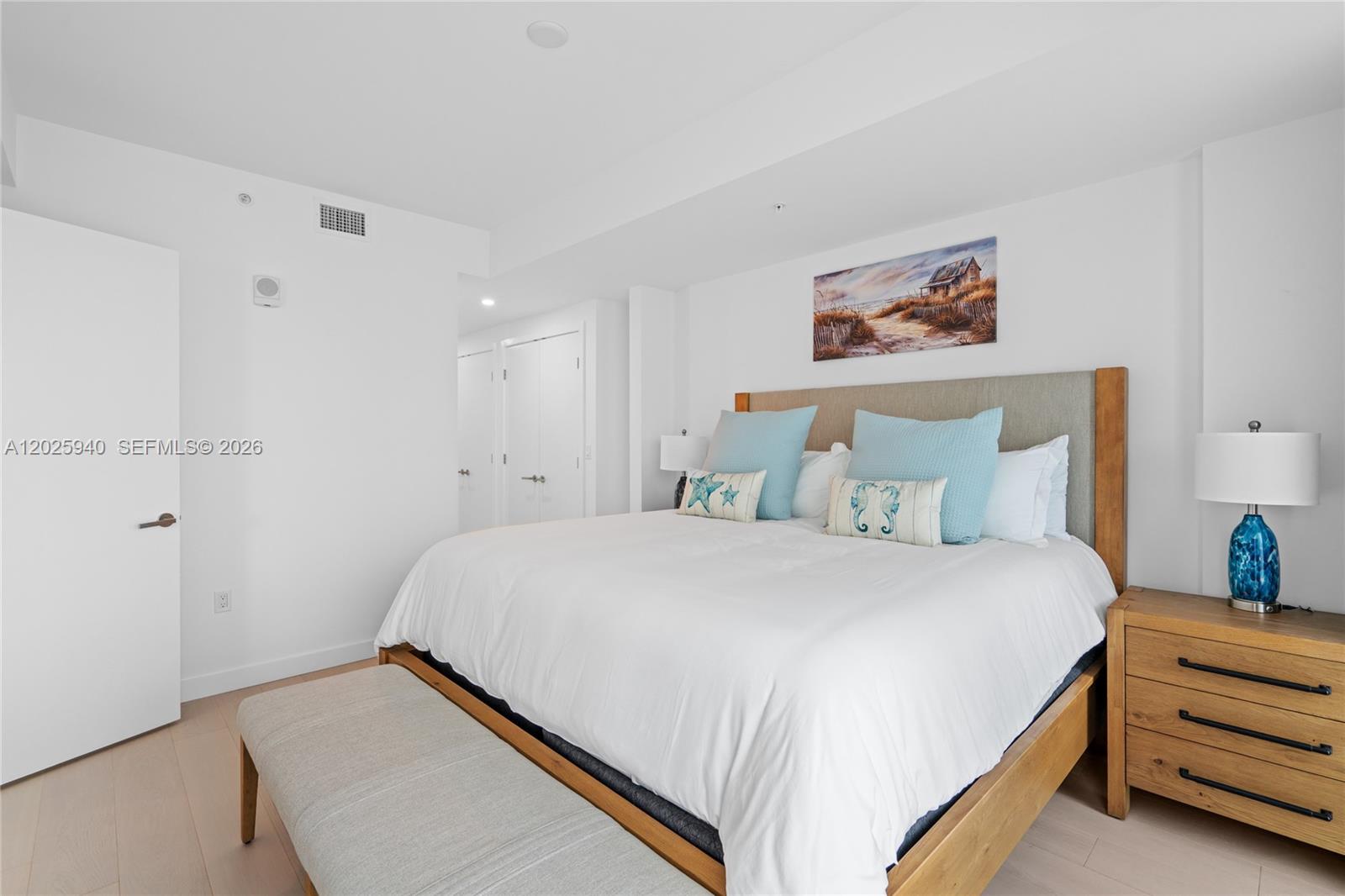 9221 E Bay Harbor Dr 408