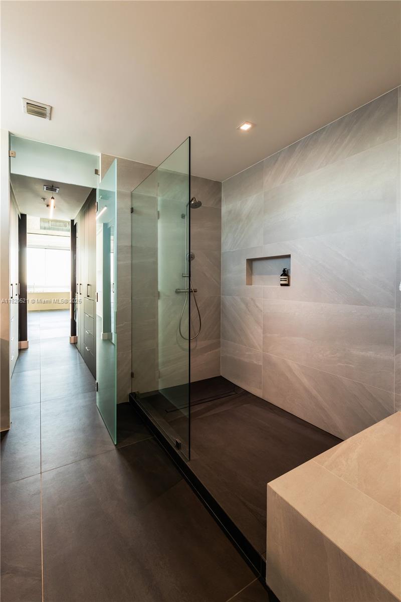 SPACE 01 CONDO - Residential Lease