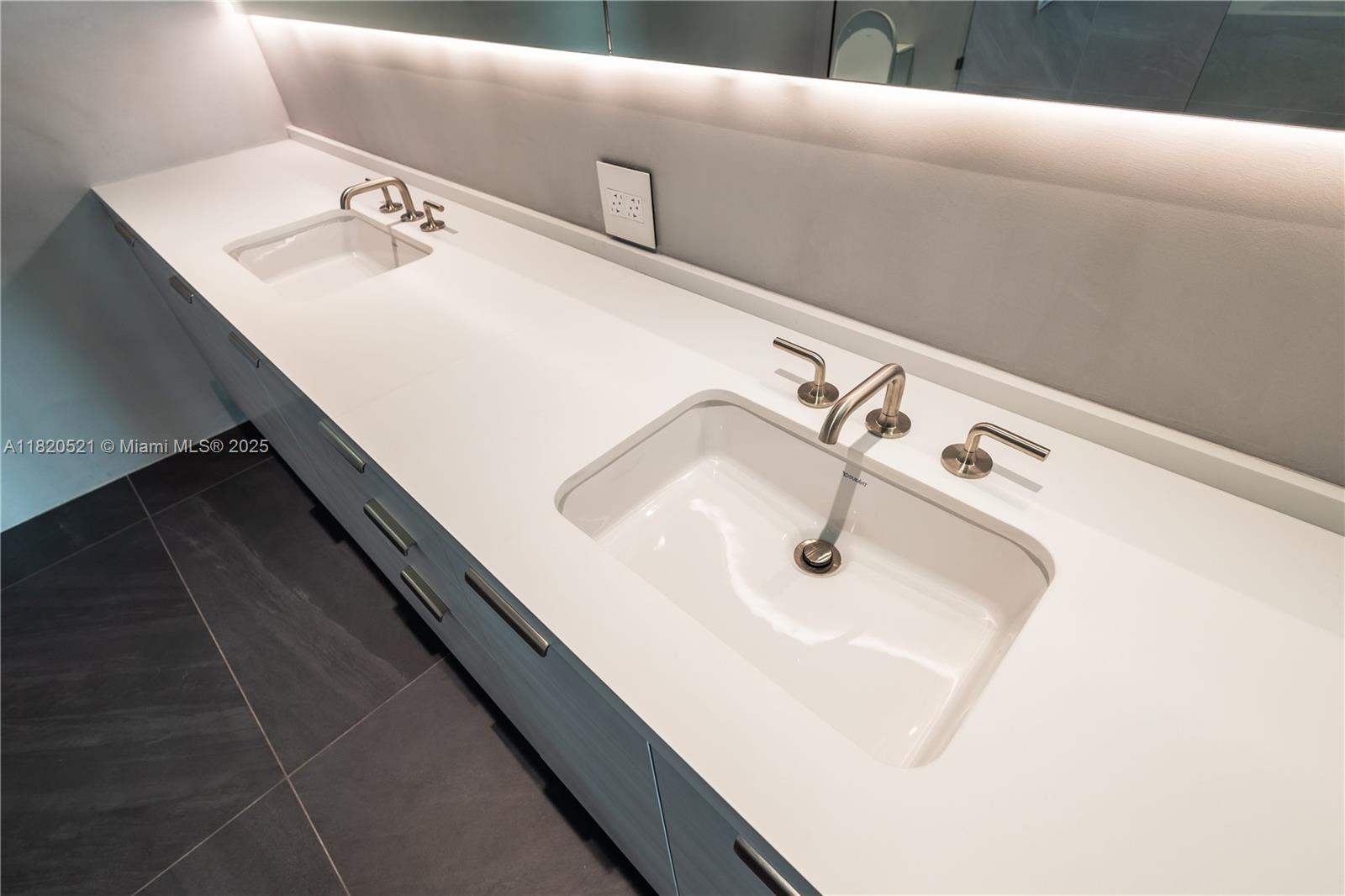 SPACE 01 CONDO - Residential Lease