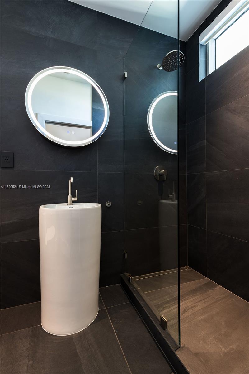 SPACE 01 CONDO - Residential Lease