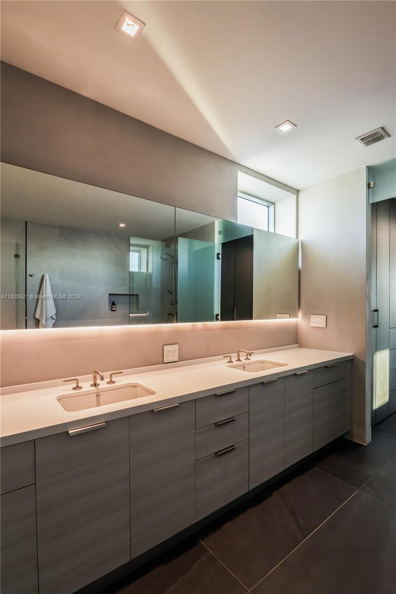 SPACE 01 CONDO - Residential Lease