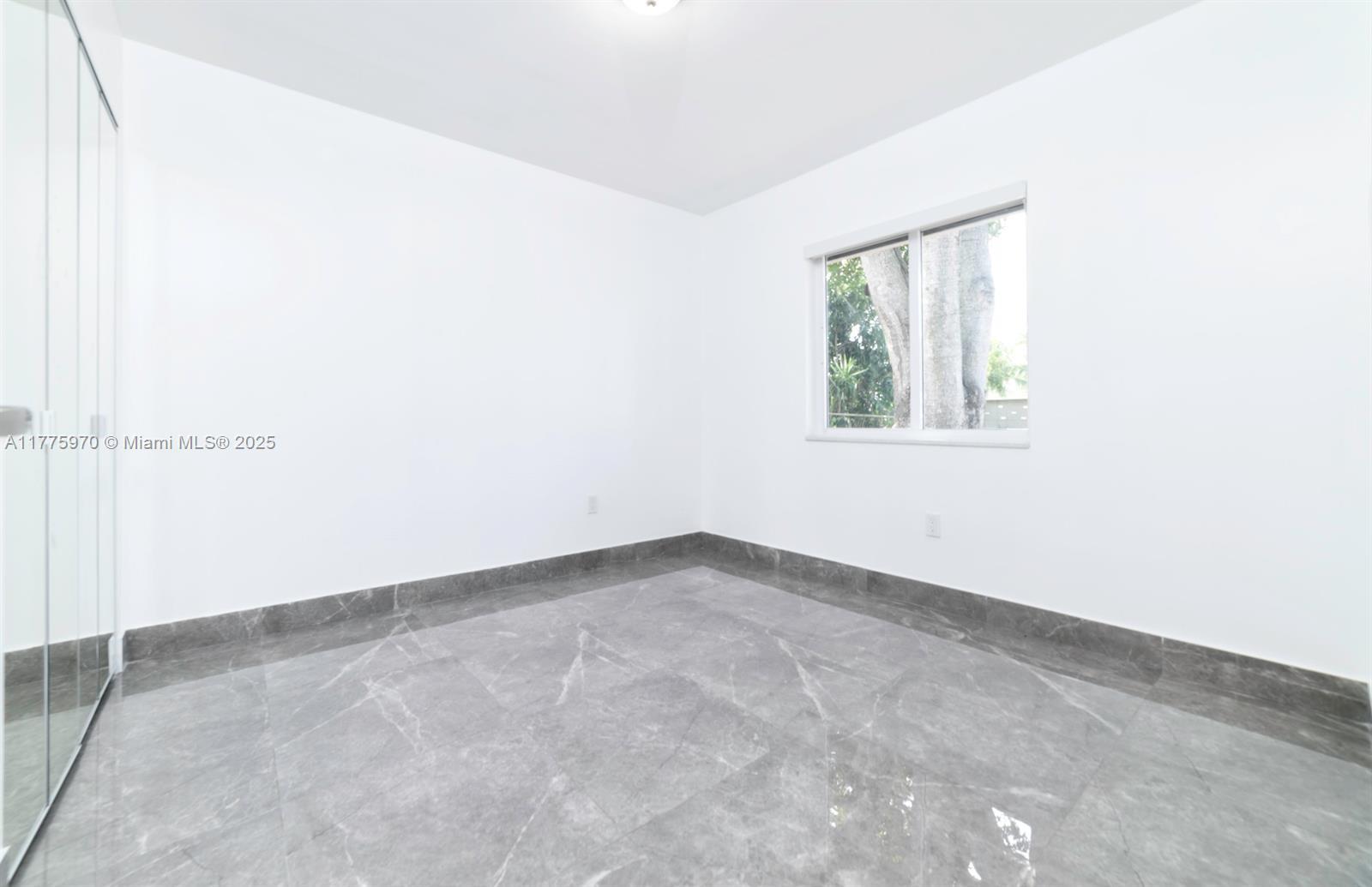 PLAYLAND ISLES - Residential