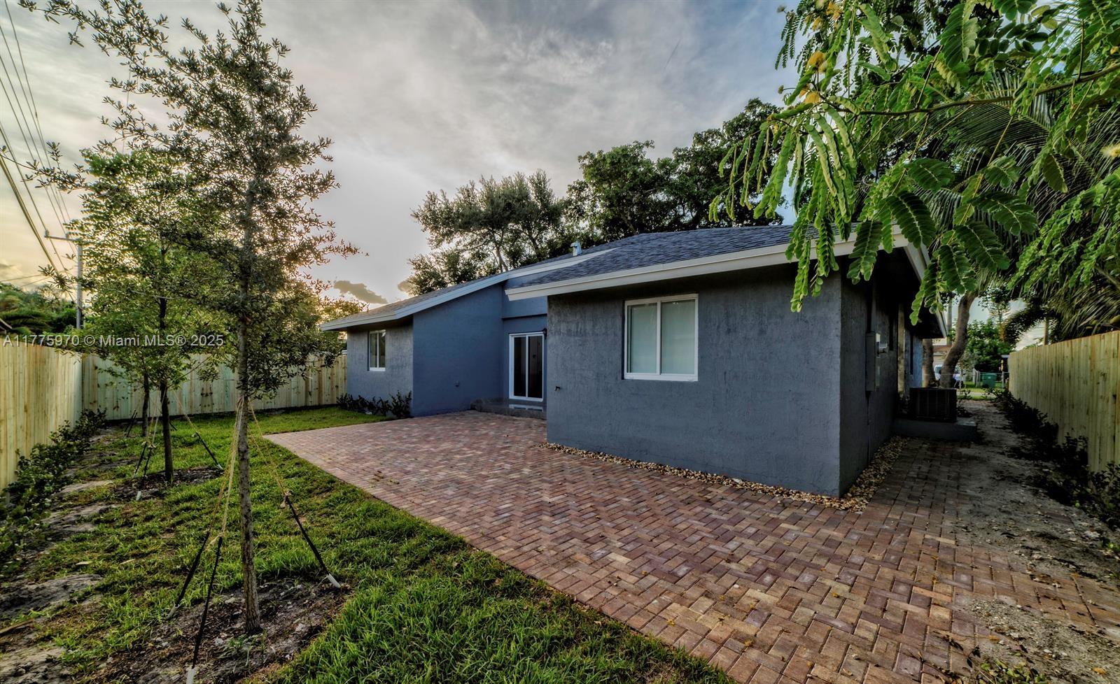 PLAYLAND ISLES - Residential