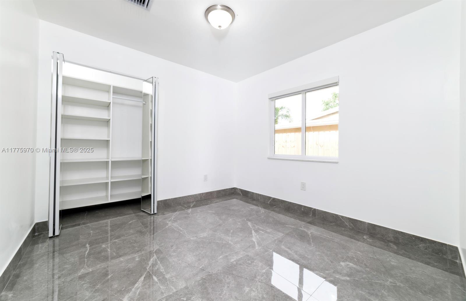 PLAYLAND ISLES - Residential