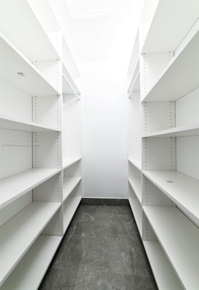 PLAYLAND ISLES - Residential