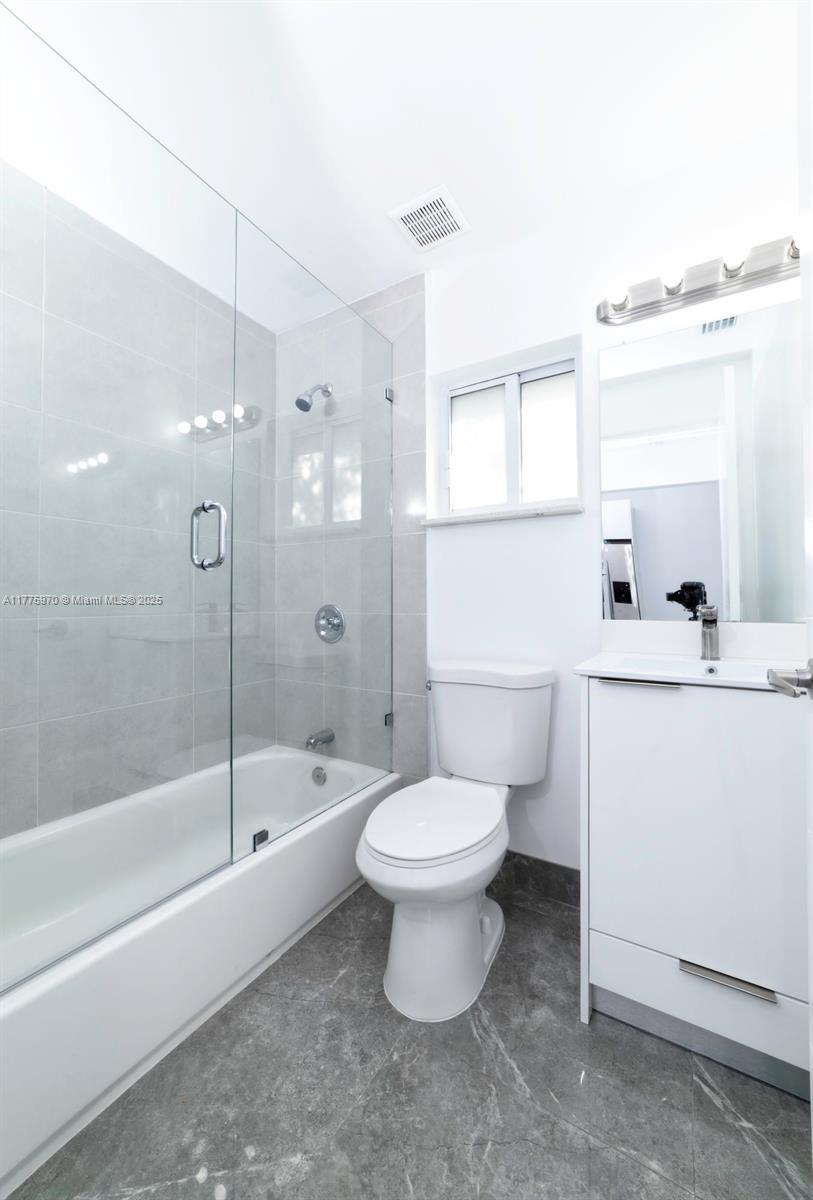 PLAYLAND ISLES - Residential