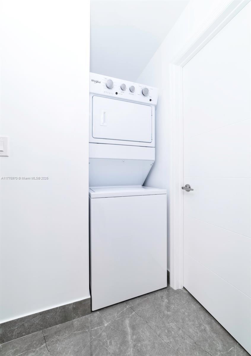 PLAYLAND ISLES - Residential