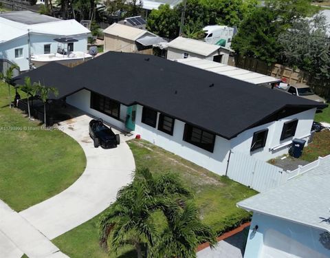 10441 SW 50th Ter Miami FL 33165