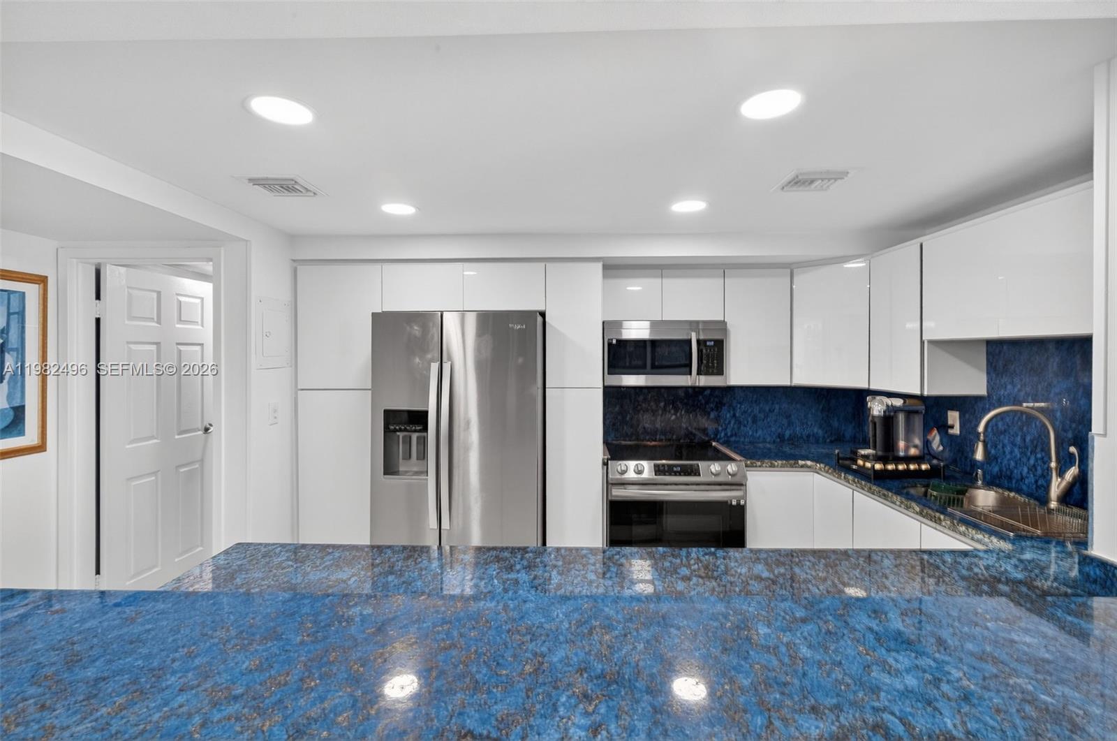 MIRASOL OCEAN TOWERS COND - Residential