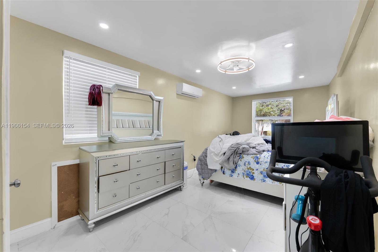 BRIAN MANORS - Residential