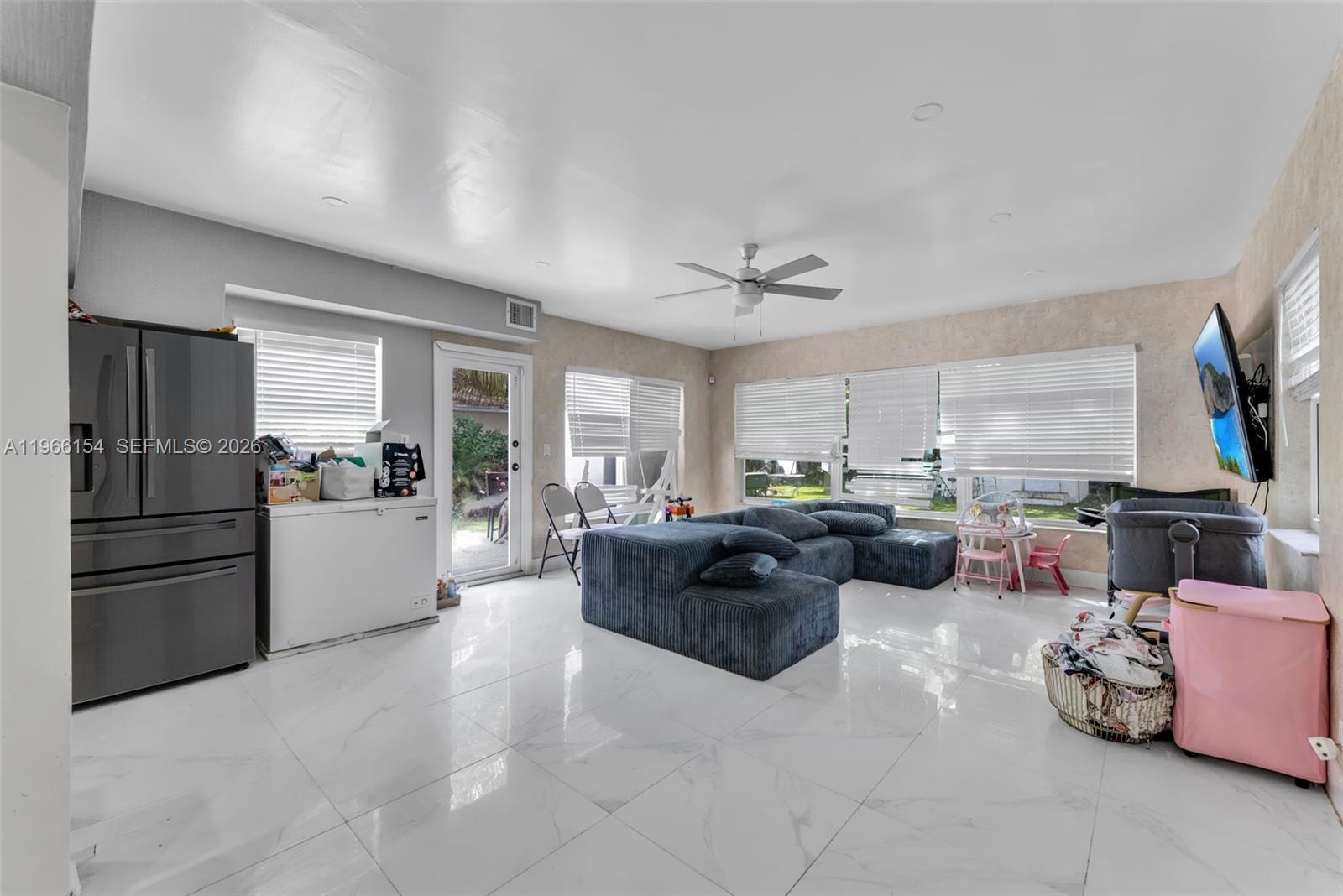 BRIAN MANORS - Residential