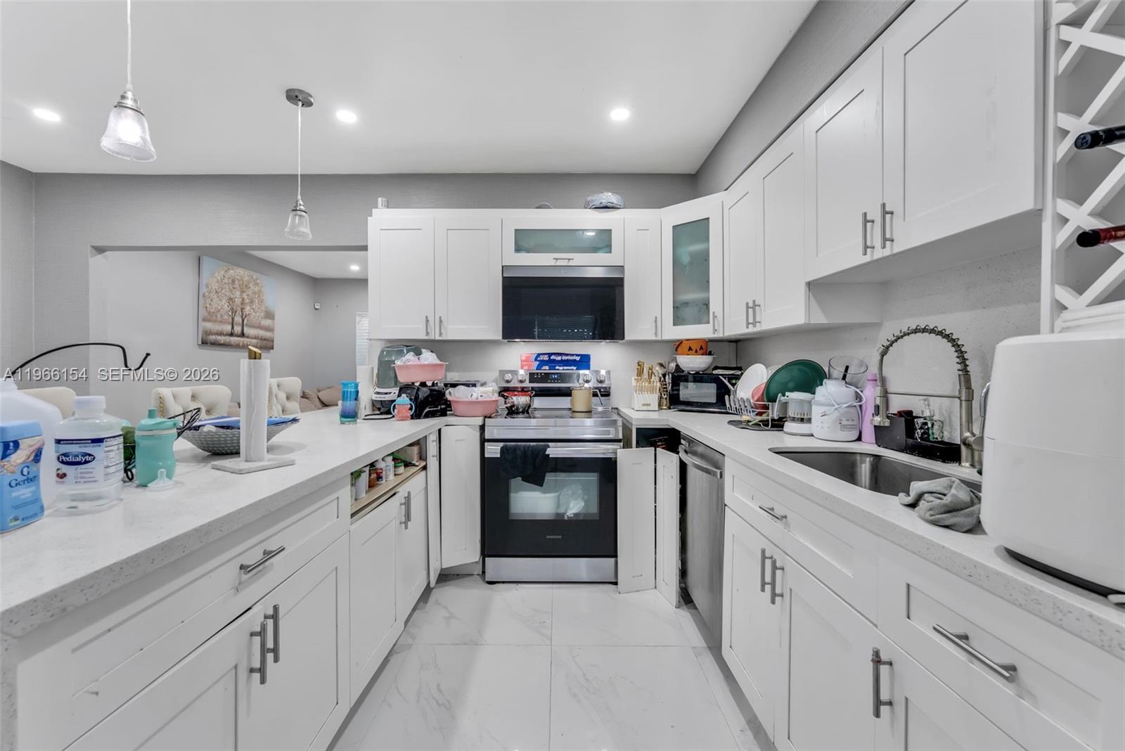 BRIAN MANORS - Residential