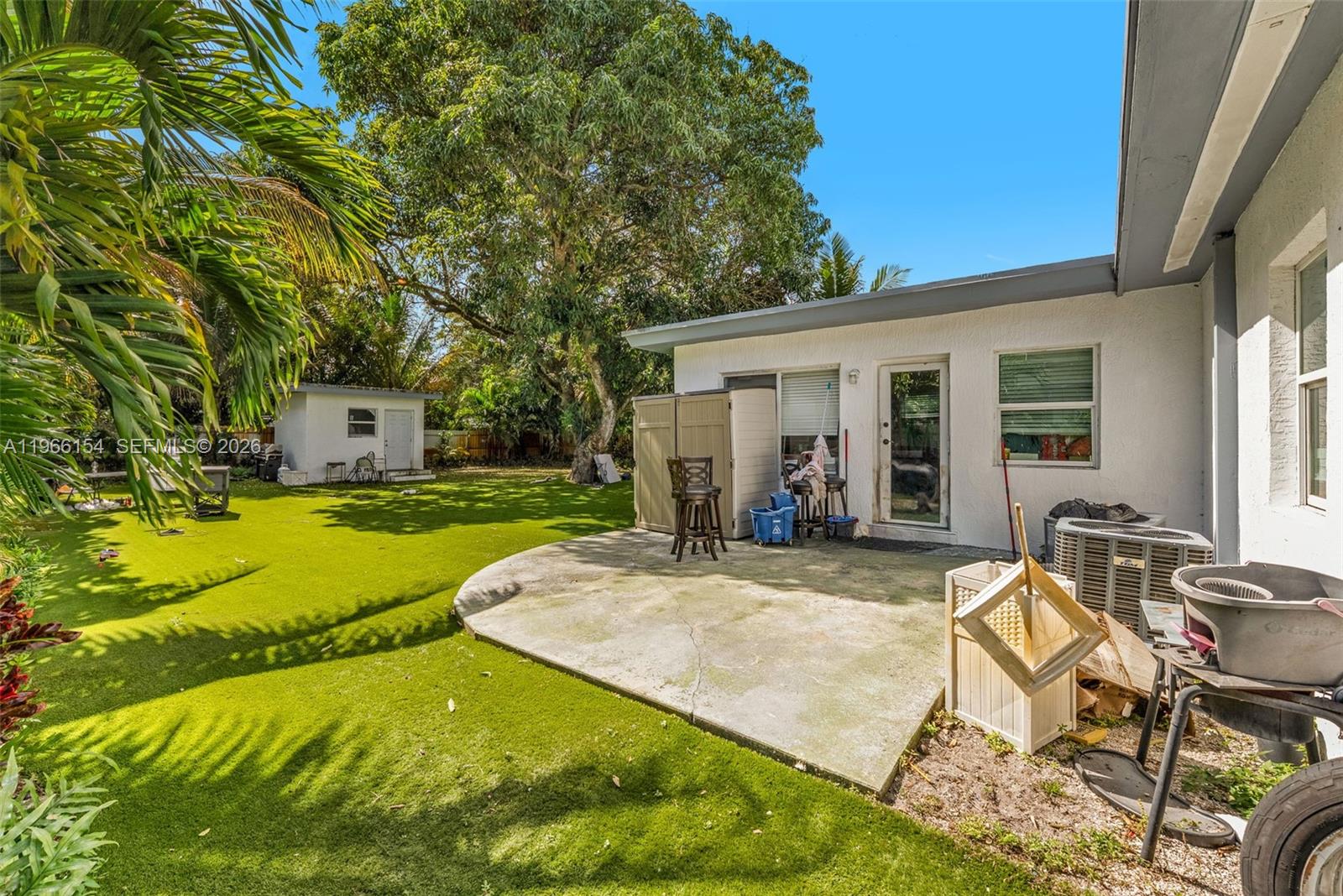 BRIAN MANORS - Residential