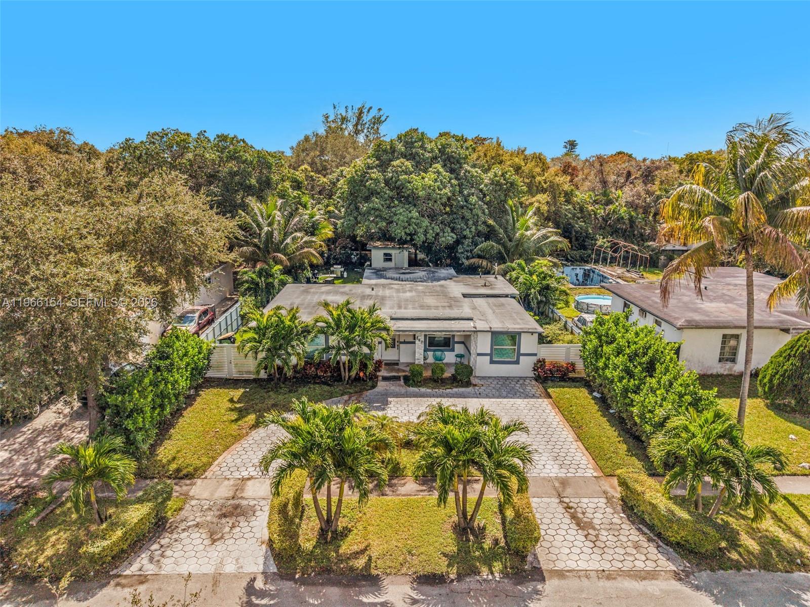 BRIAN MANORS - Residential