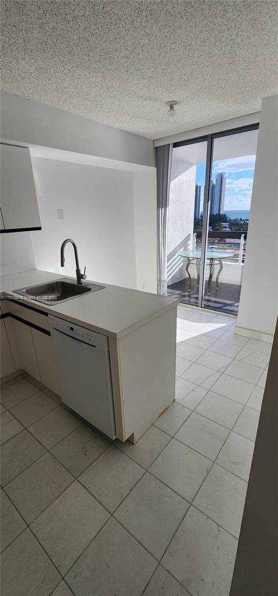 MYSTIC POINTE CONDO NO TH - Residential