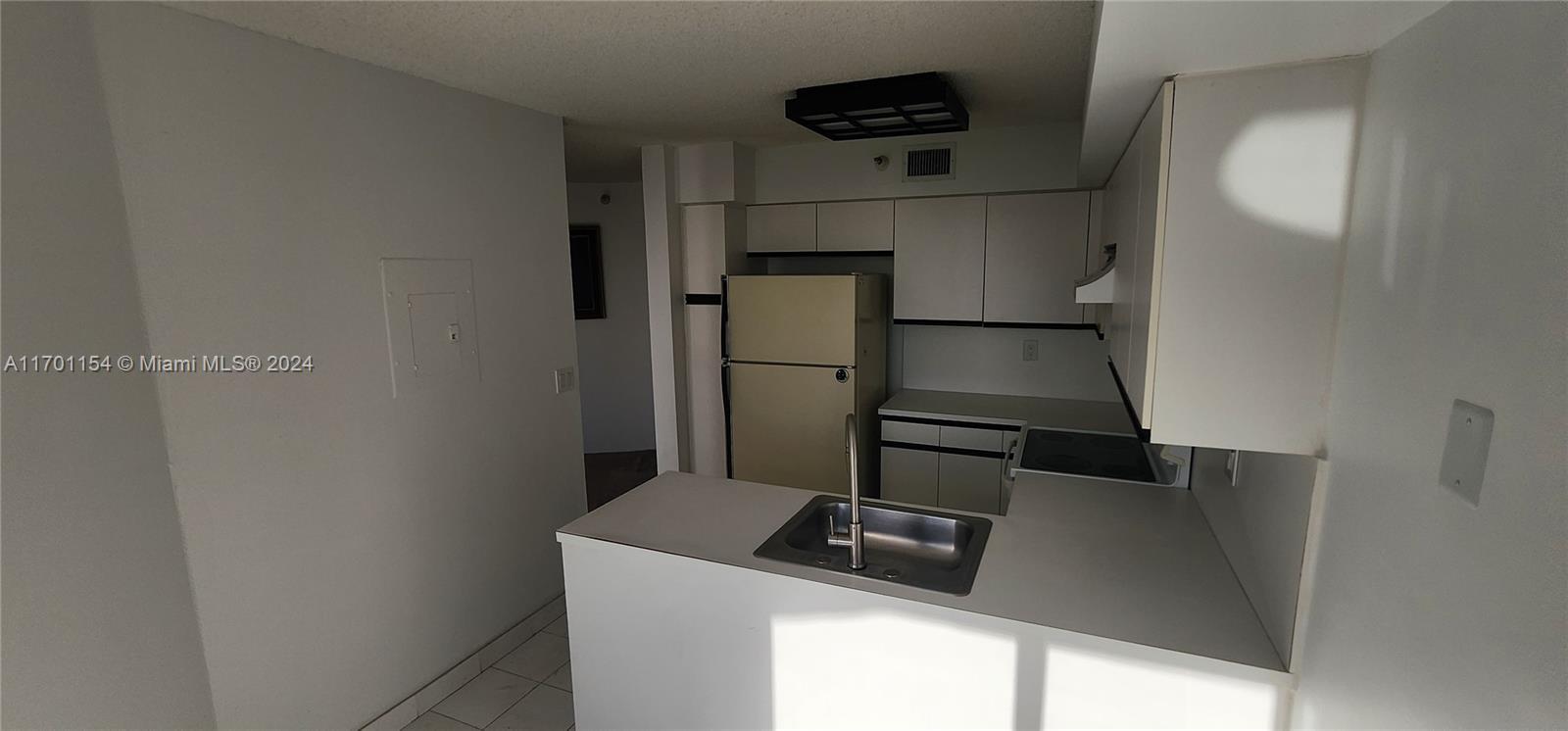 MYSTIC POINTE CONDO NO TH - Residential