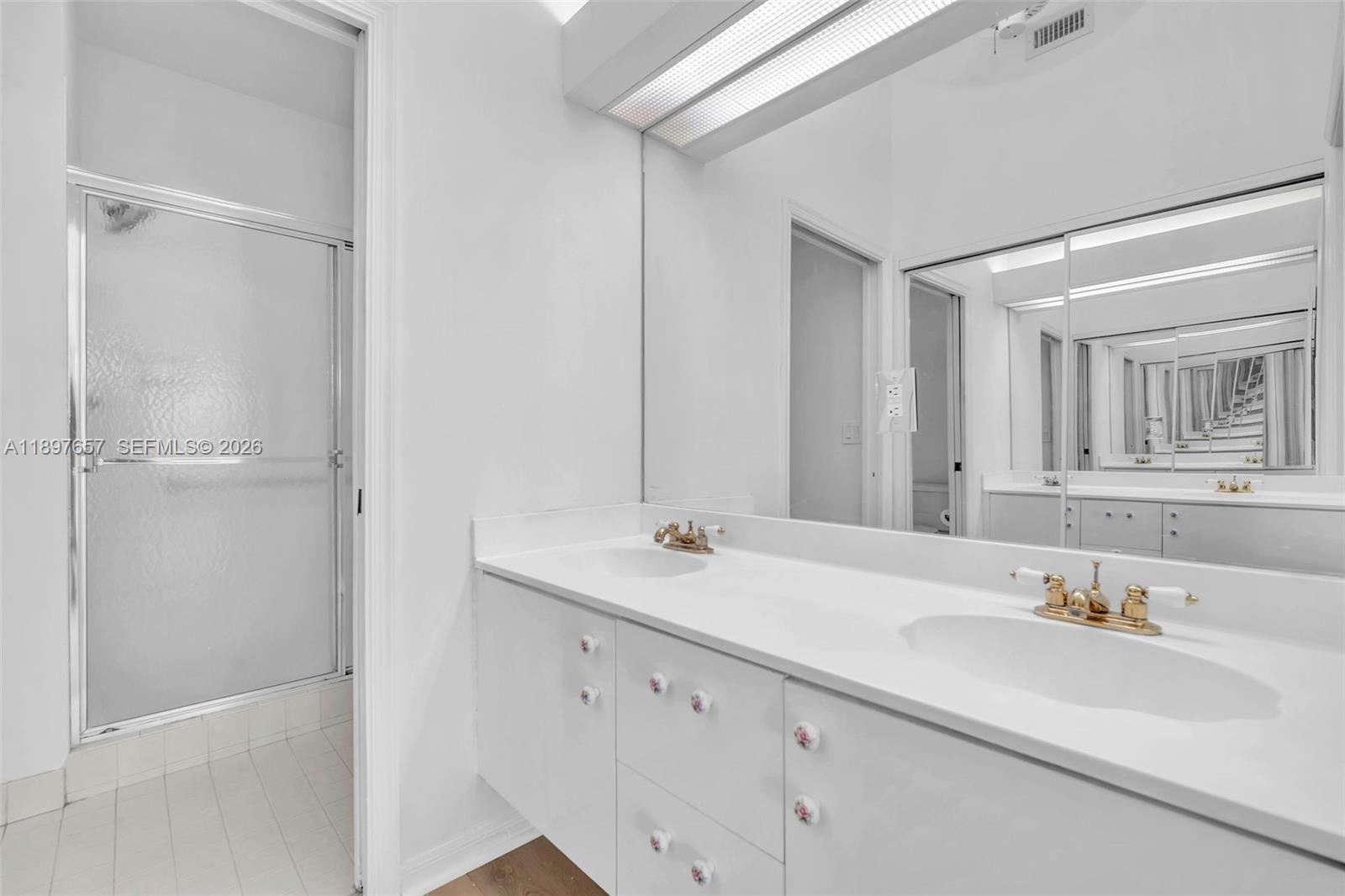 GRANVILLE CONDOMINIUM H - Residential