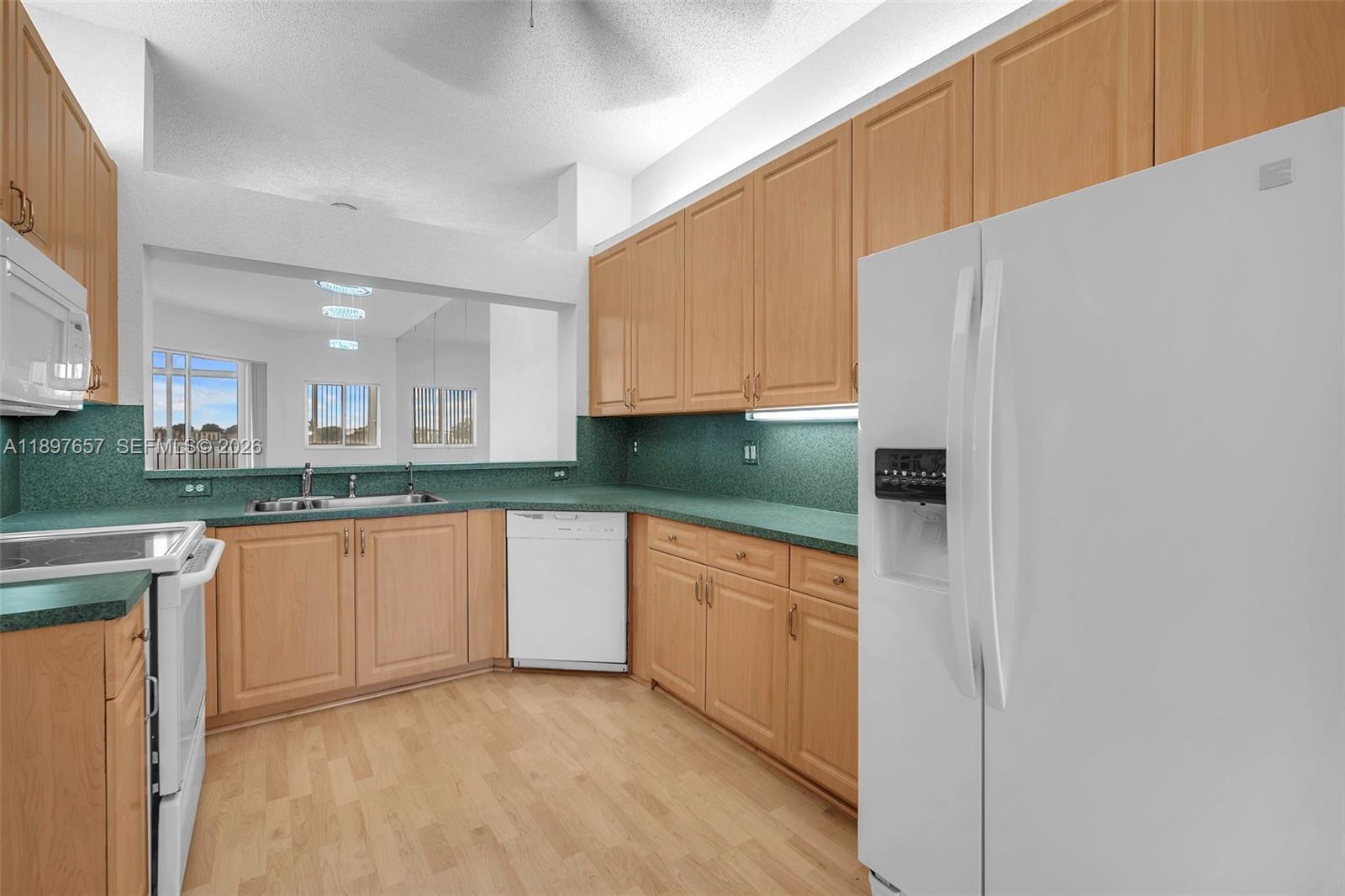 GRANVILLE CONDOMINIUM H - Residential