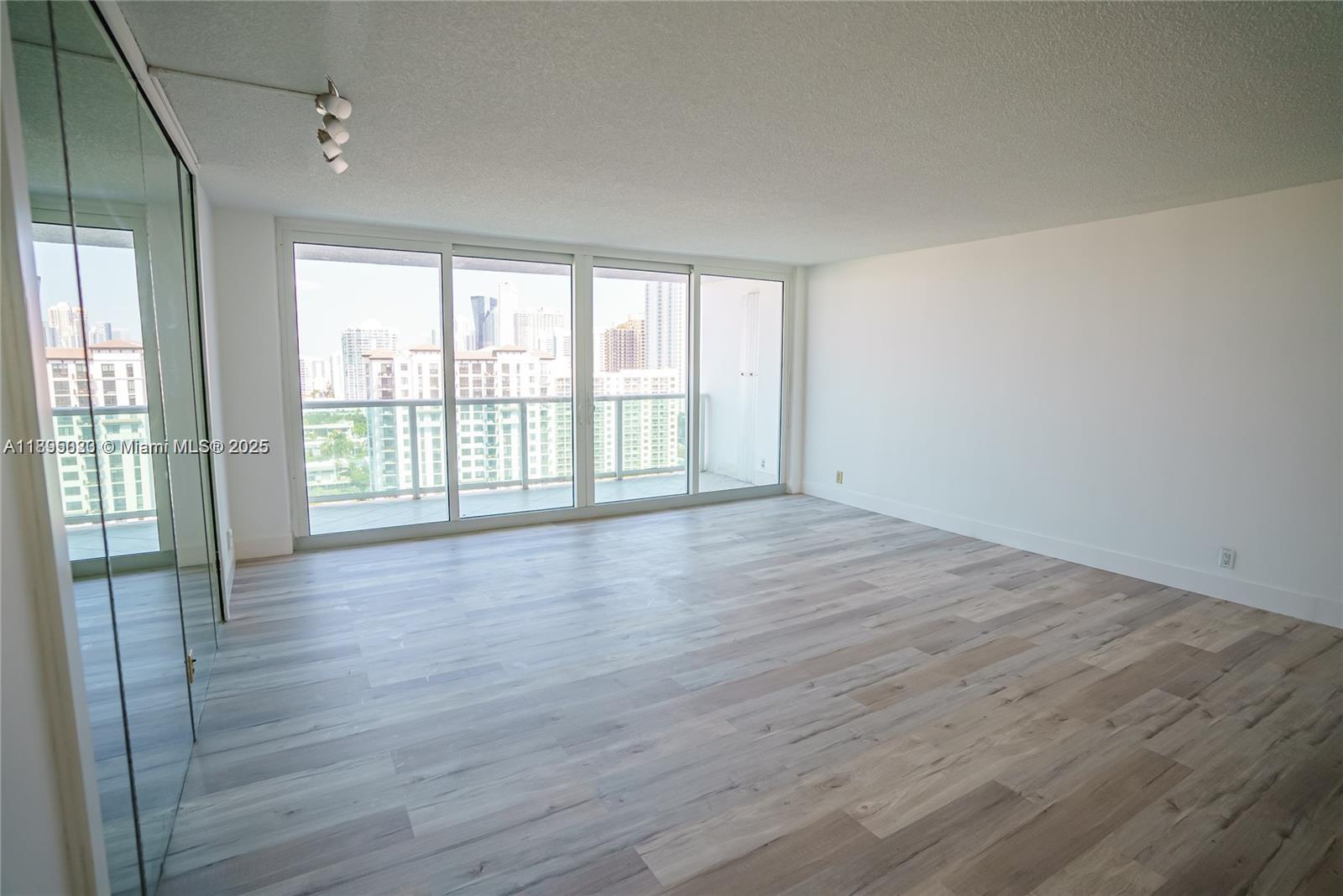 100 Bayview Dr 2028