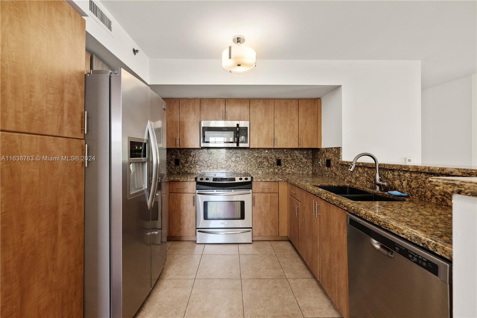 Rental Property at 19501 E Country Club Dr 9508, Aventura, Miami-Dade County, Florida - Bedrooms: 3 
Bathrooms: 2  - $3,500 MO.
