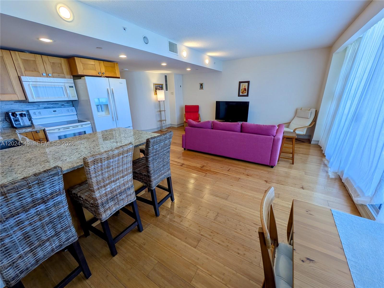 HOME TOWER CONDO - Residential