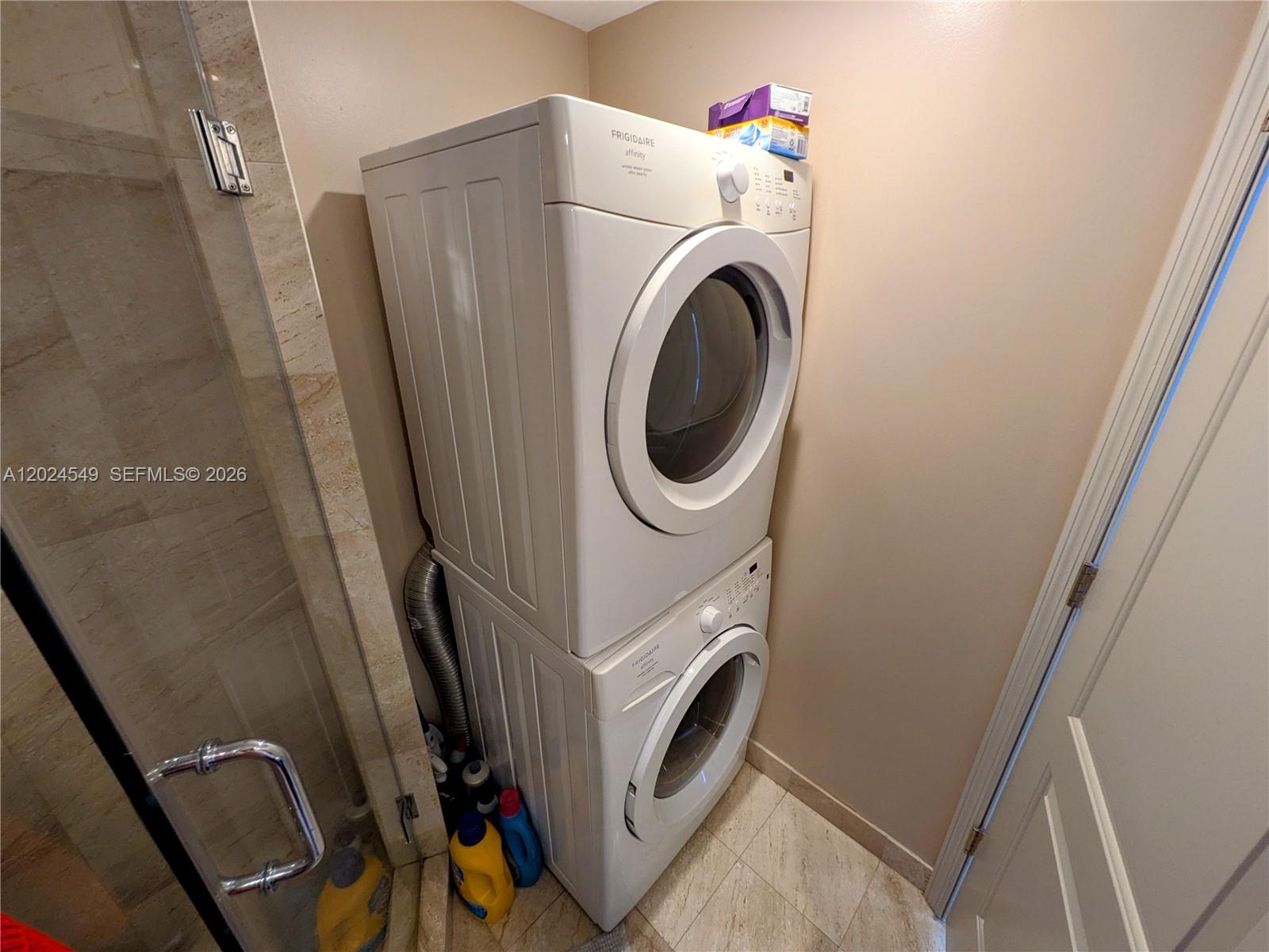 HOME TOWER CONDO - Residential