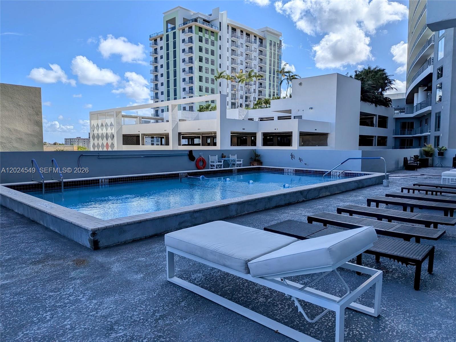 HOME TOWER CONDO - Residential