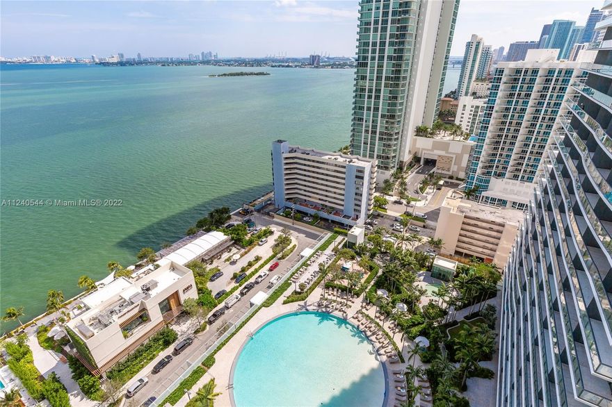LIVE IN LUXURY BUILDING… PARAISO BAY CONDO!!! STUNNING DIRECT BAY & SKYLINE VIEWS. 2 BEDS, 3 BATHS, PRIVATE ELEVATOR, PORCELAIN FLOORS, SPACIOUS CLOSET, SUB-ZERO AND BOSCH APPLIANCES, OVERSIZED BALCONY, AMAZING AMENITIES: 2 POOLS, WINE CELLAR & TASTING SALON, CIGAR LOUNGE WITH PRIVATE HUMIDORS, KID’S GAME ROOM WITH MULTIMEDIA FACILITIES, GORGEOUS PARTY ROOM, MOVIE THEATER, TENNIS COURTS. THE HAVE AMARA RESTAURANT BY BEARD AWARD WINNING CHEF MICHAEL SWCHARTZ, & LANDSCAPE DESIGN BY ENZO ENEA!!