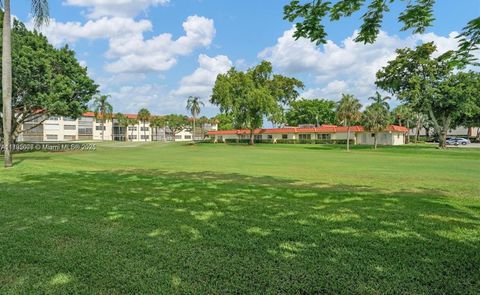 8962 S Hollybrook Blvd 305 Pembroke Pines FL 33025