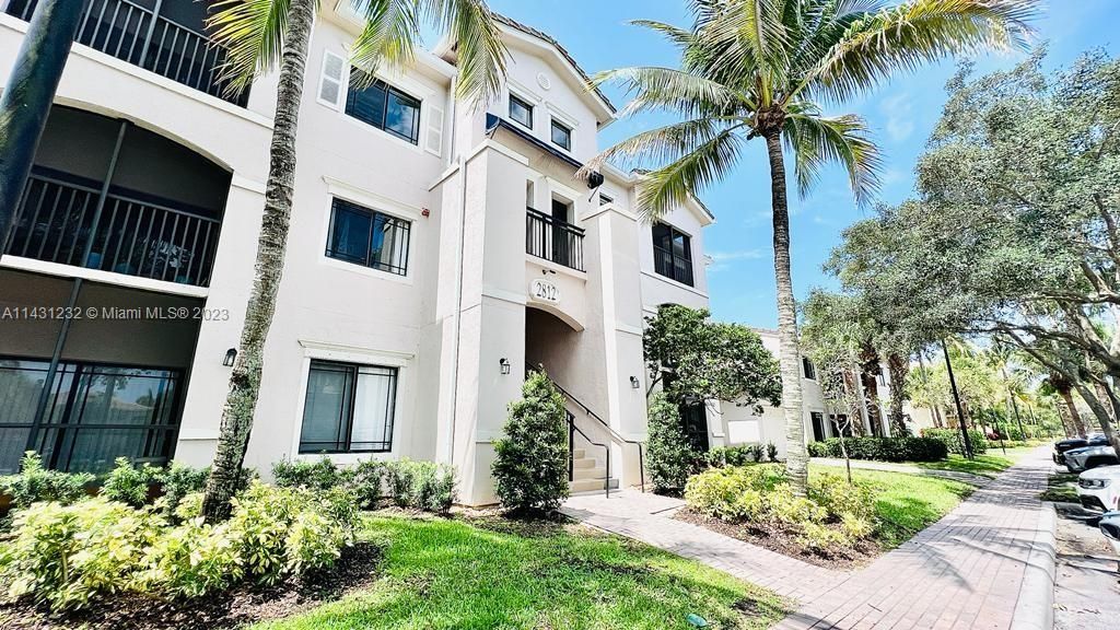 Photo of 2812 Grande Parkway #302, Palm Beach Gardens, FL 33410 (MLS # A11431232)