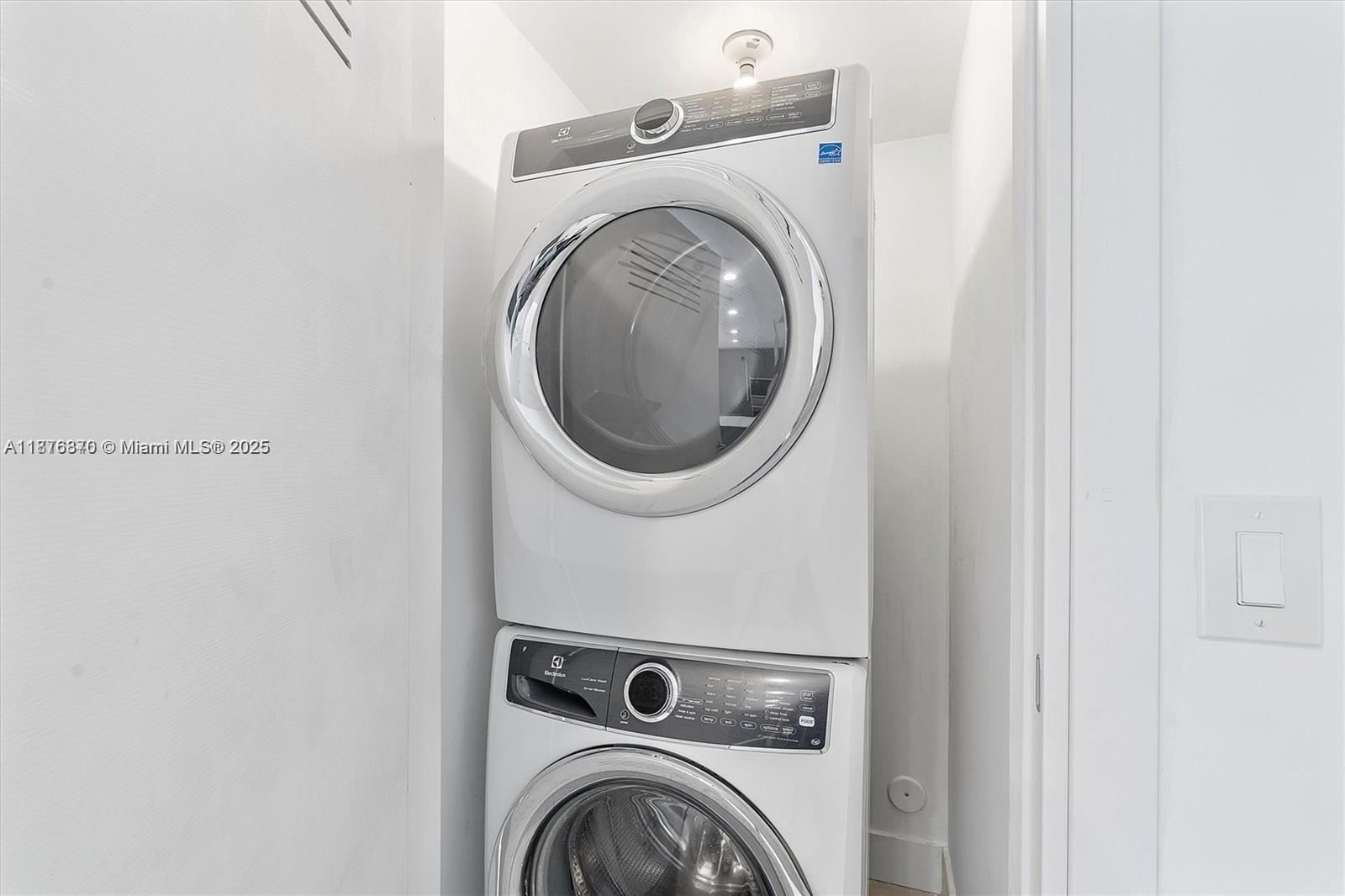 LE JARDIN HOUSE CONDO - Residential Lease