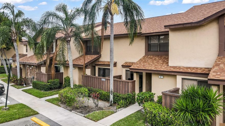 Come & See This Townhouse 2/2.5 With Beautiful Water View In The Township! The Main Level Features A Bright,
Open Concept Dining & Living Room With Skylights & Tile Floor. The Kitchen Has Stainless Steel Appliances, A
Sliding Door To The Patio, A Pass-Thru, & Abundant Cabinet Storage. Both Bedrooms Are On The Upper Level &
Each Has An En-Suite Bath. Both Bedrooms Have Lighted Ceiling Fans, Vaulted Ceilings, & Wood Laminate Floors.
The Primary Master Bedroom Has A Walk-In Closet. The Township Is A Very Well Maintained Community With Pool
Nearby And Olympic Pool At The Clubhouse Area. Other Amenities Include Tennis, Basketball, & Volleyball Court,