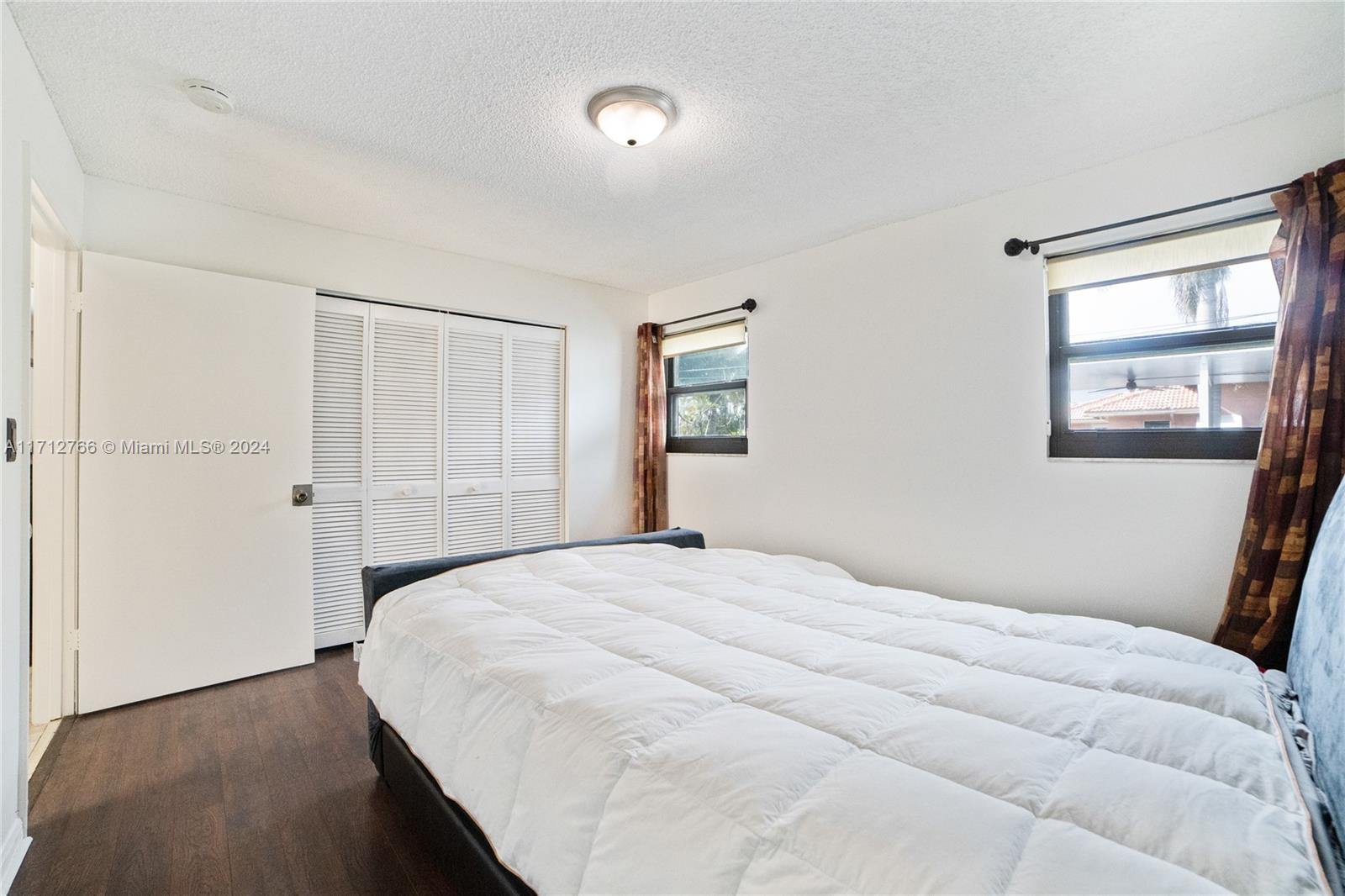 ROYAL PALM VISTA - Residential
