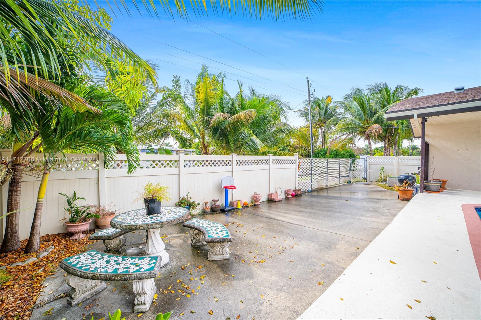 ROYAL PALM VISTA - Residential
