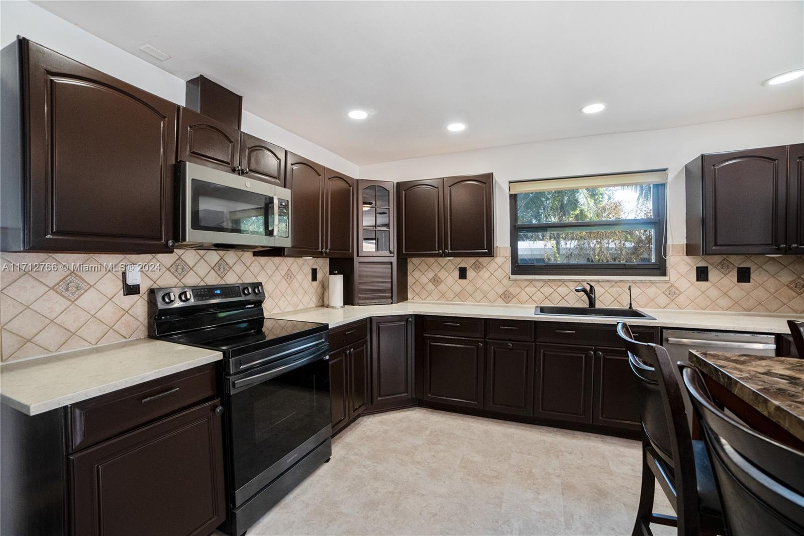 ROYAL PALM VISTA - Residential