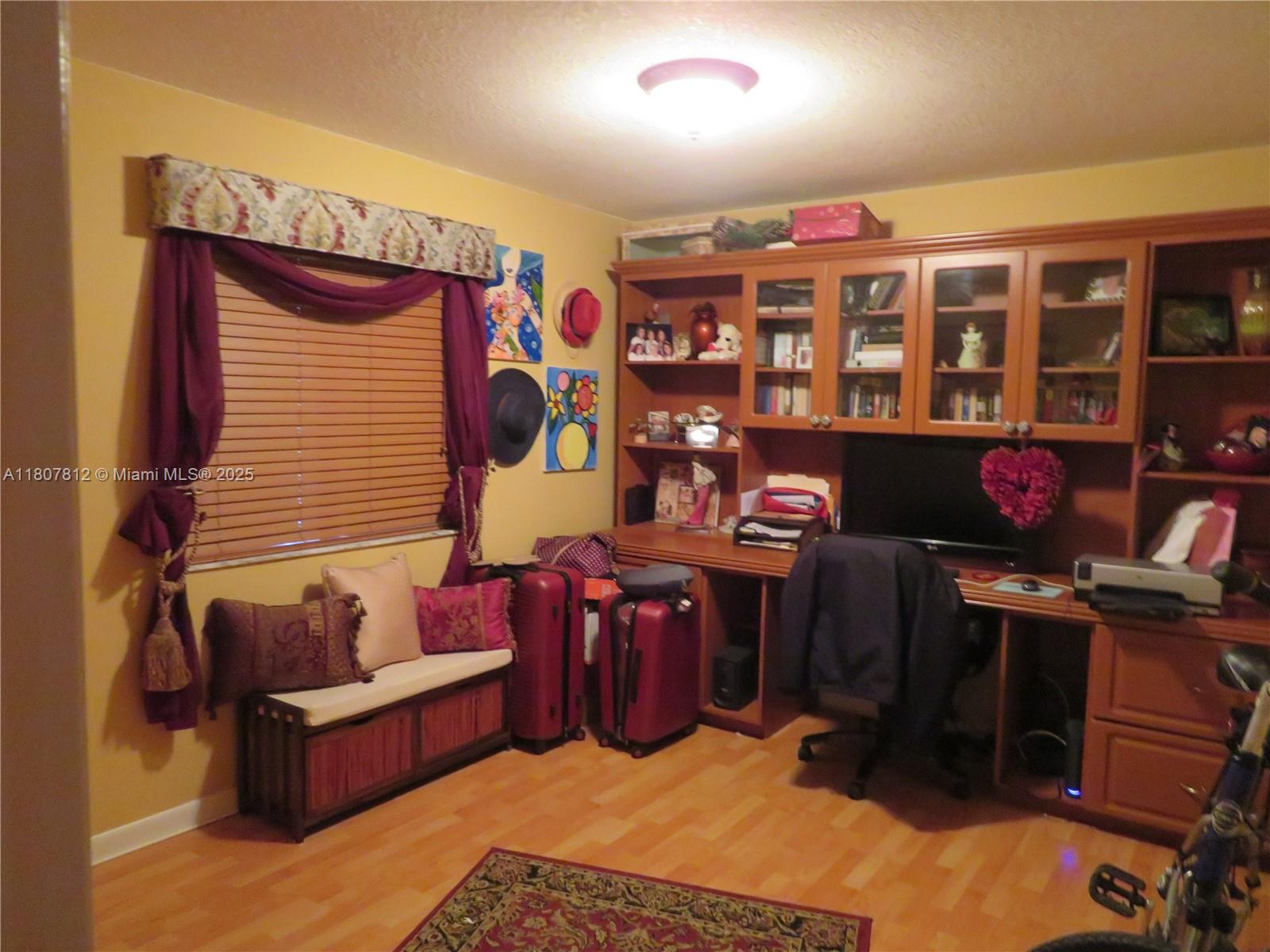 SILVER GARDENS CONDO - Residential