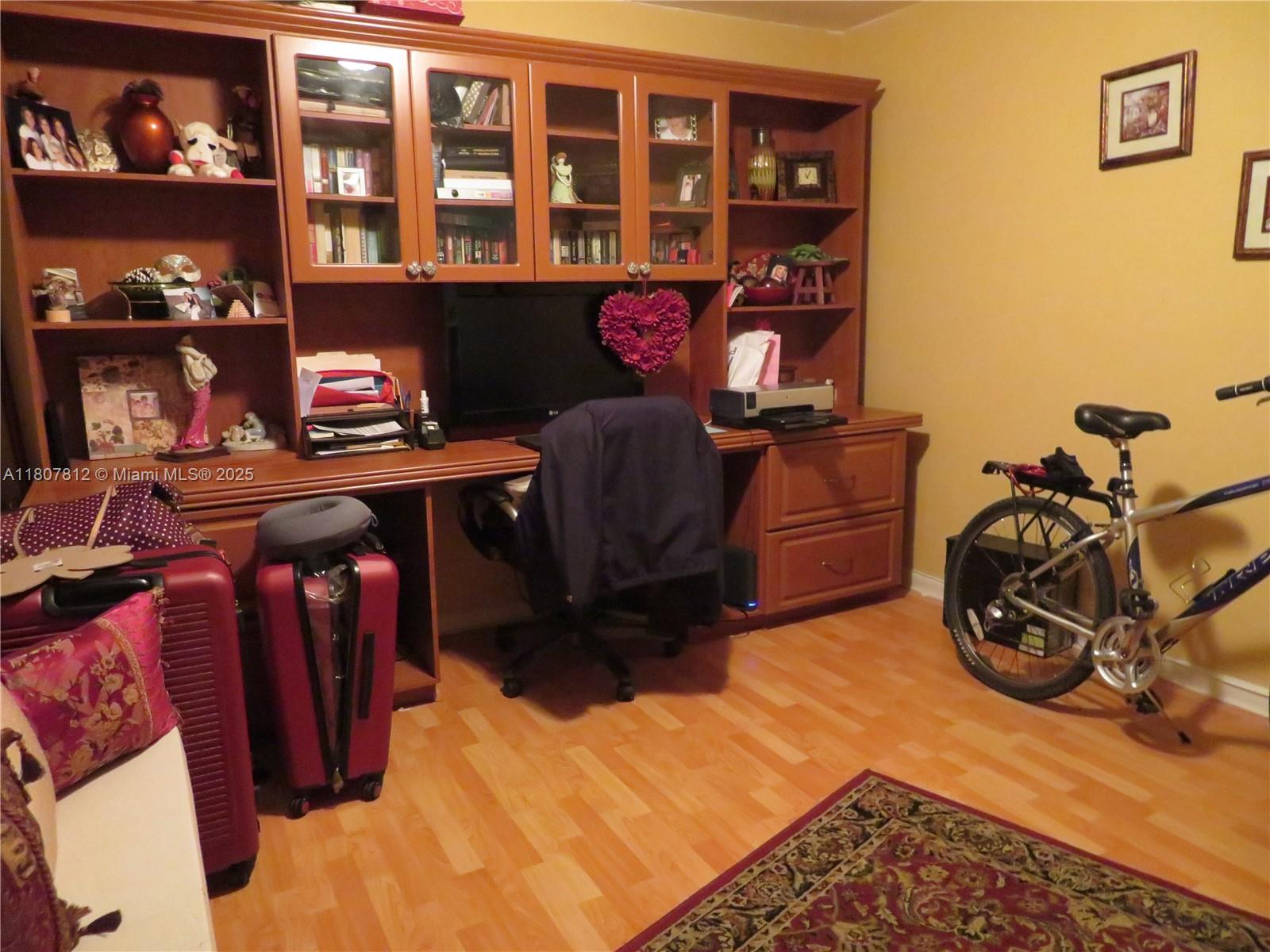 SILVER GARDENS CONDO - Residential