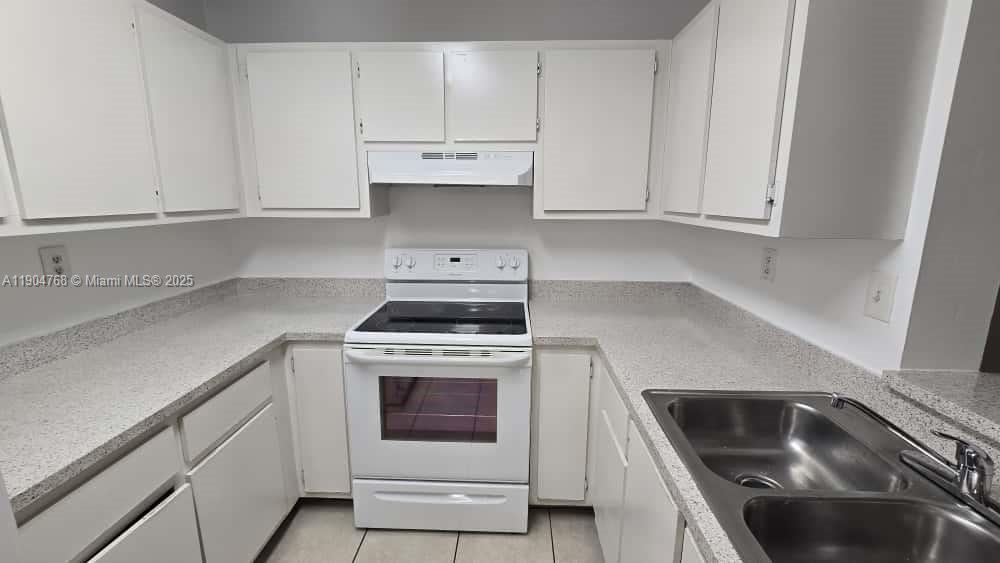 LAKES OF JACARANDA CONDO - Residential Lease