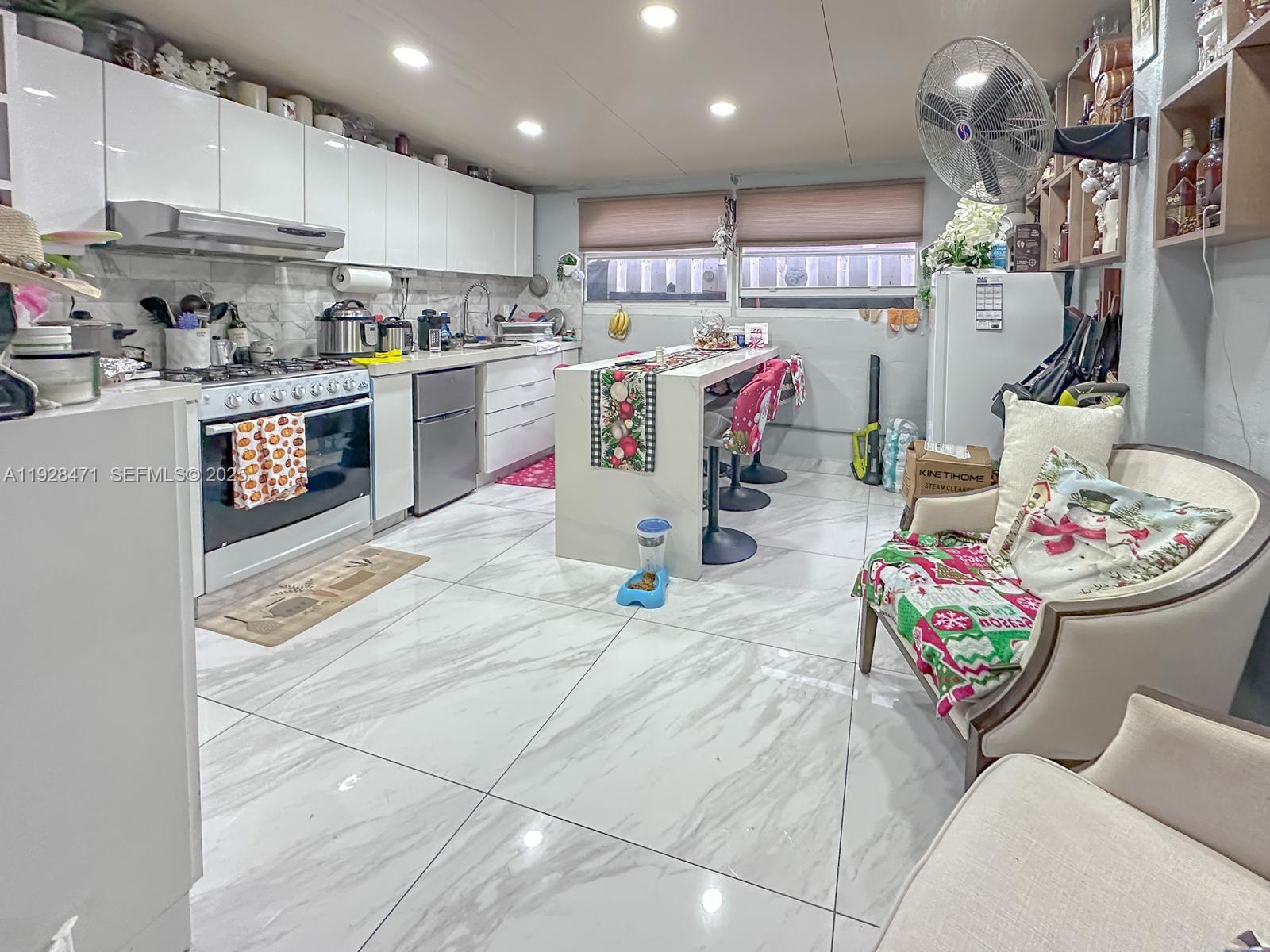 SANTAMARIA ESTATES CONDO - Residential