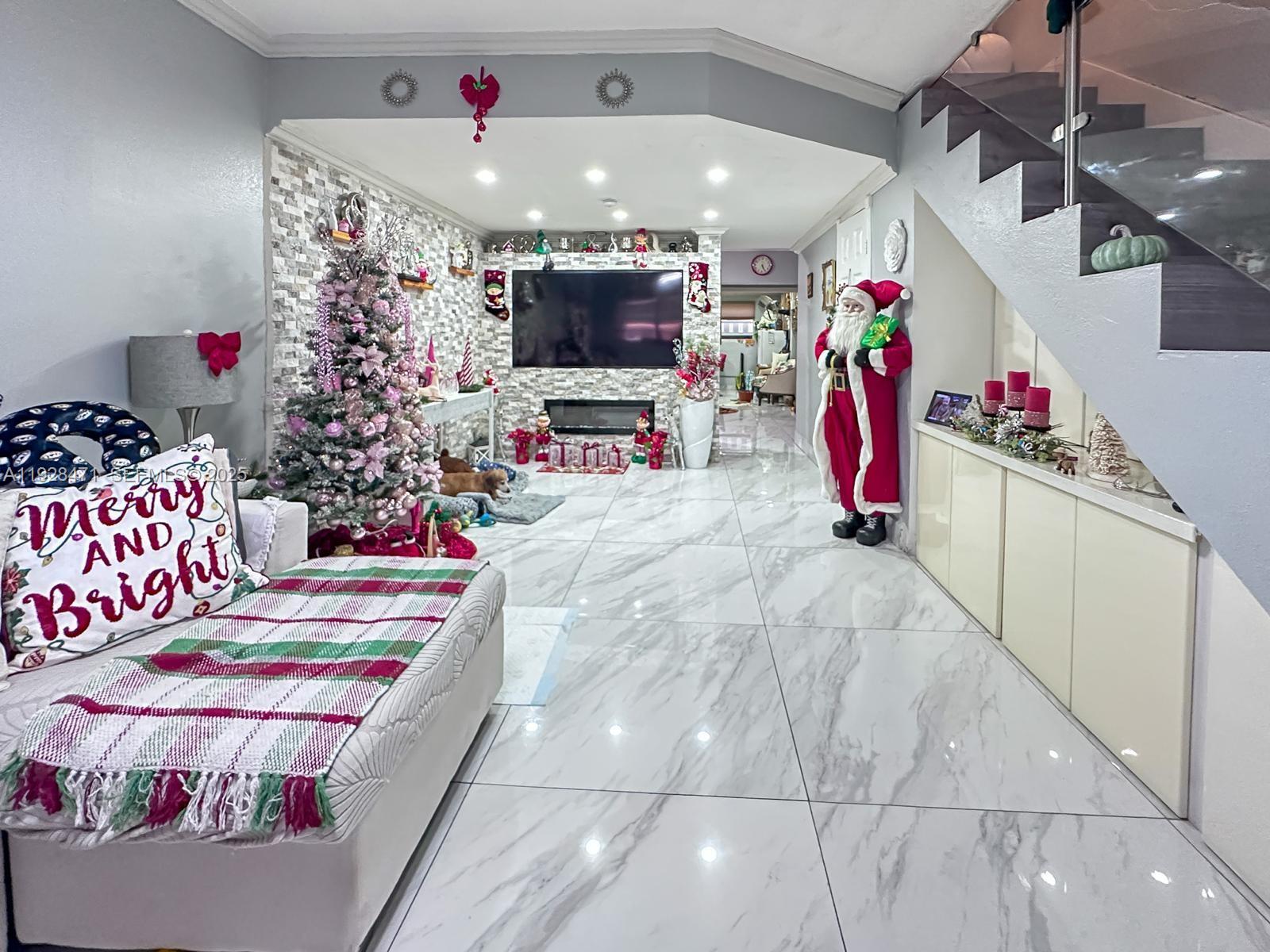 SANTAMARIA ESTATES CONDO - Residential