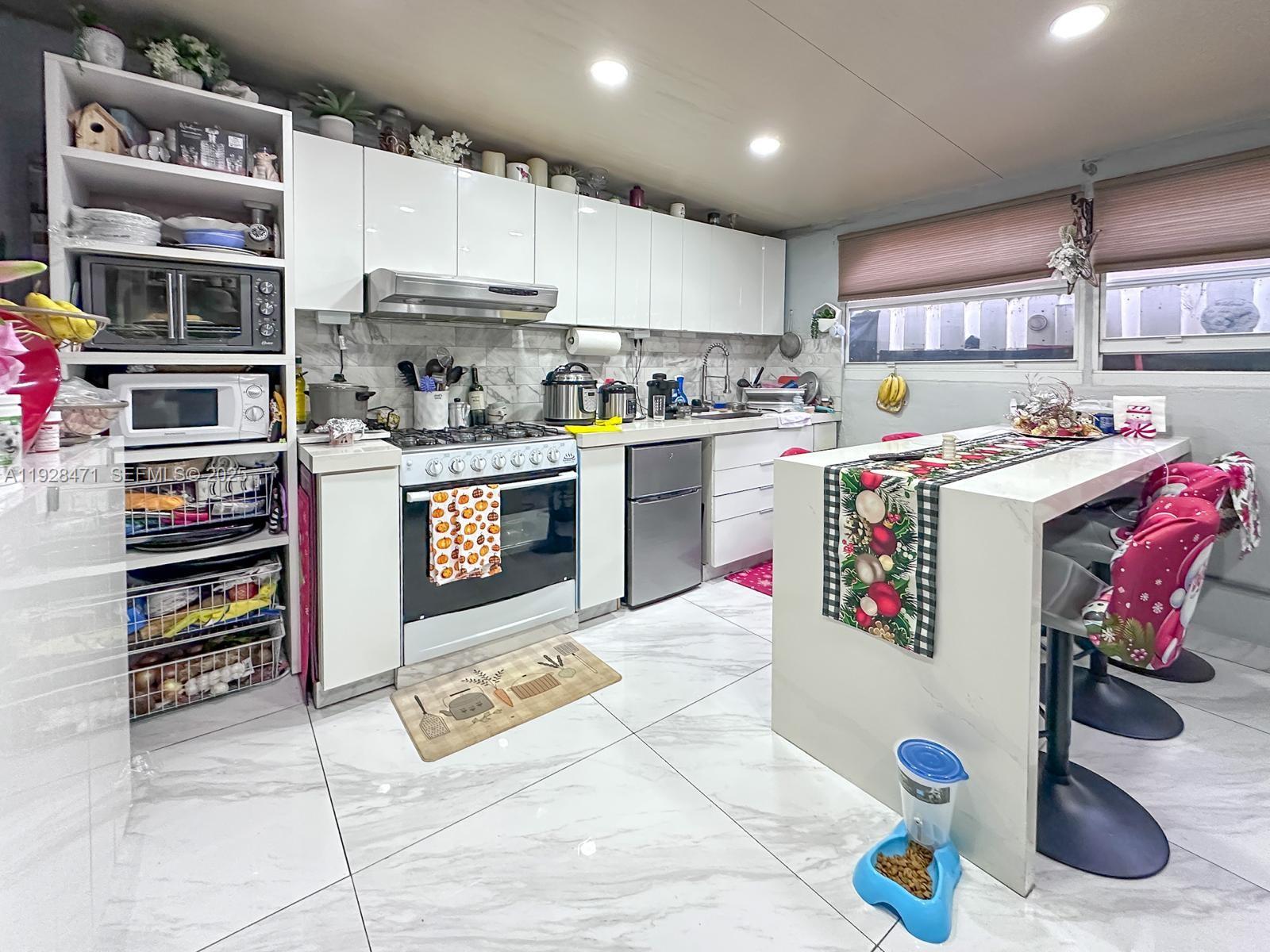 SANTAMARIA ESTATES CONDO - Residential