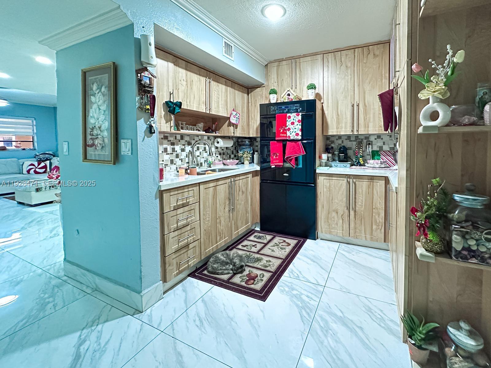 SANTAMARIA ESTATES CONDO - Residential