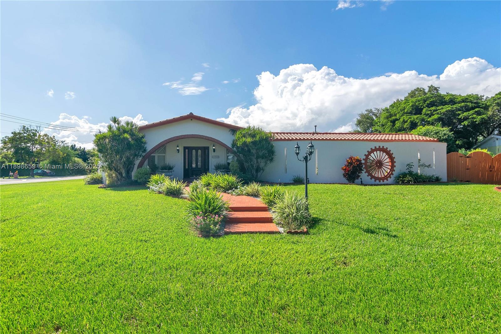 PINEWOOD ESTATES - Residential Lease