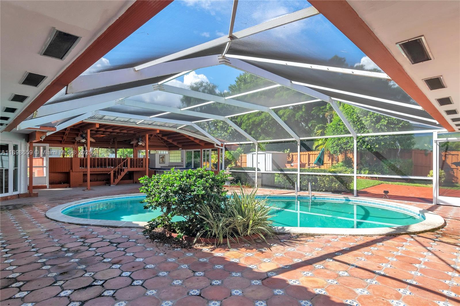 PINEWOOD ESTATES - Residential Lease