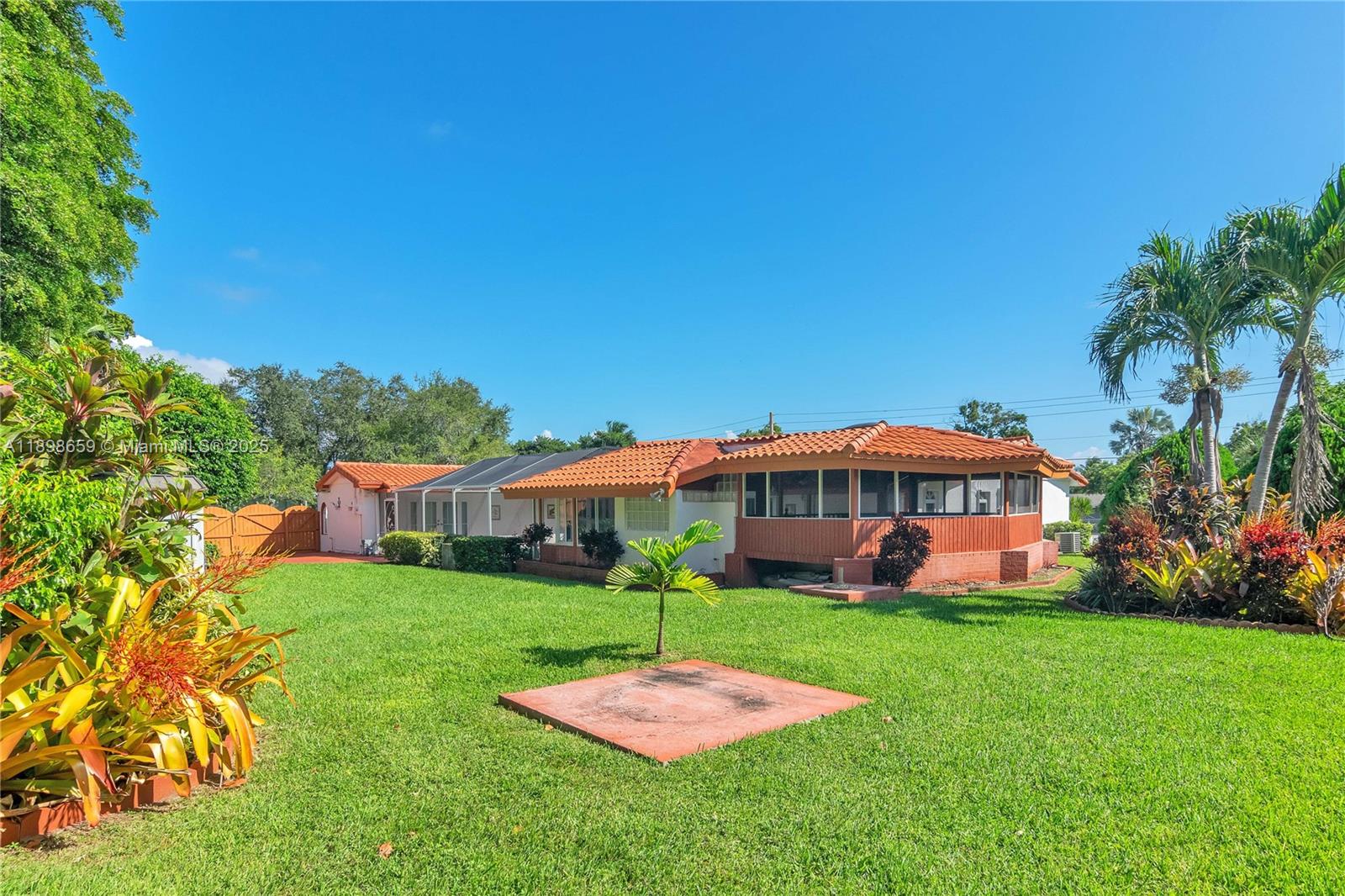 PINEWOOD ESTATES - Residential Lease