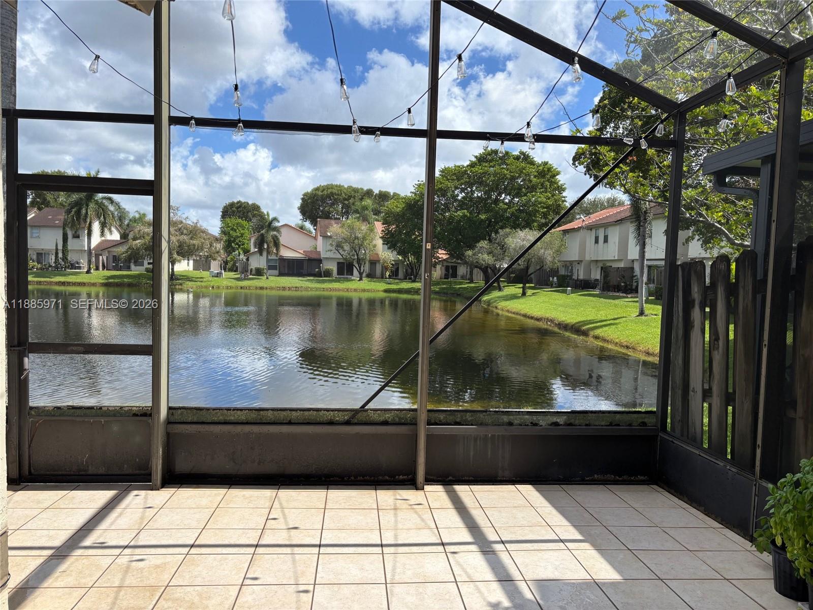 PEMBROKE POINTE - Residential