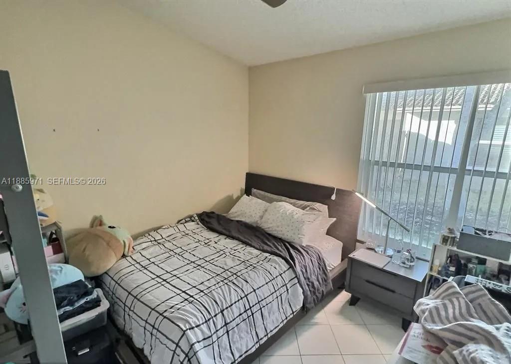 PEMBROKE POINTE - Residential