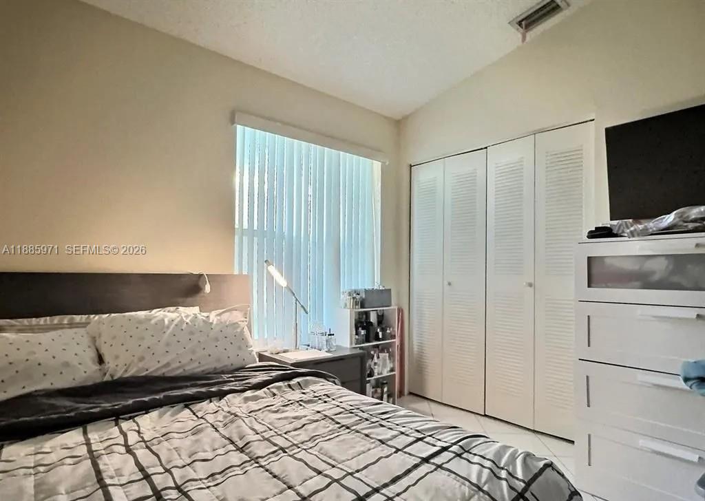 PEMBROKE POINTE - Residential