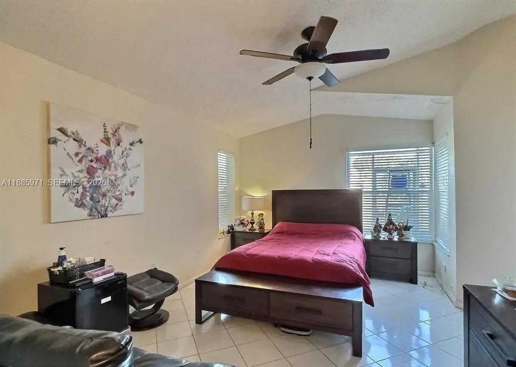 PEMBROKE POINTE - Residential